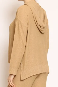Maglia in bouclu00e8 elasticizzato con cappuccio sabbia