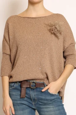 Maglia micropaillettes con spilla avana