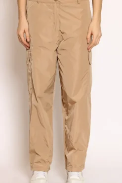 Pantalone cargo tessuto parachute peanut