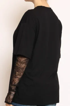 T-shirt con pizzo nero